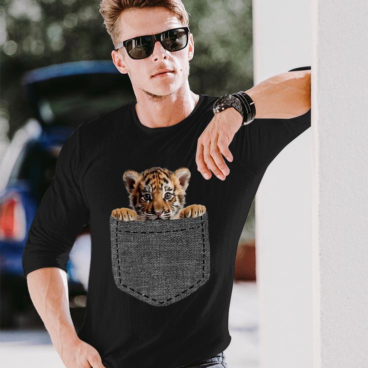 Tiger In Chest Pocket Langarmshirts Geschenke für Ihn