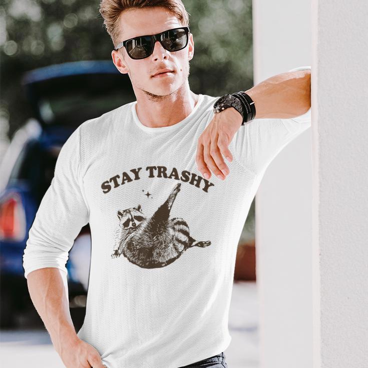 Raccoon Stay Trashy Fun Meme Gray Langarmshirts Geschenke für Ihn