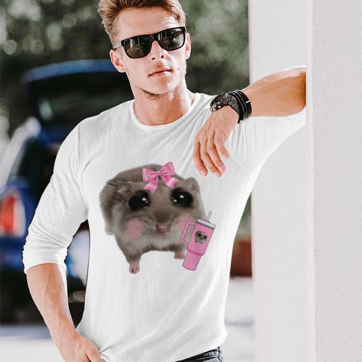 Sad Hamster Meme Drink Bottle Gray Langarmshirts Geschenke für Ihn