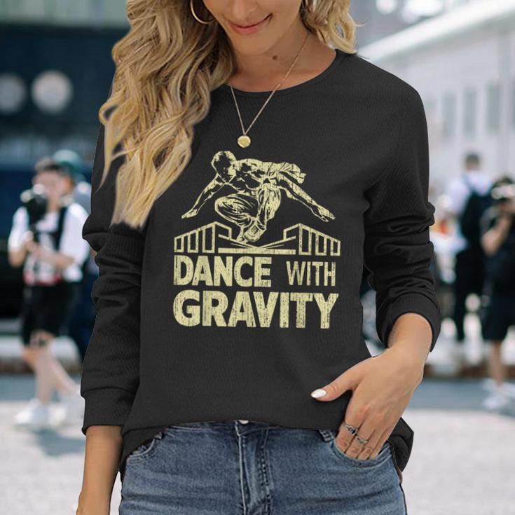 Dance With Gravity Parkour Langarmshirts Geschenke für Sie