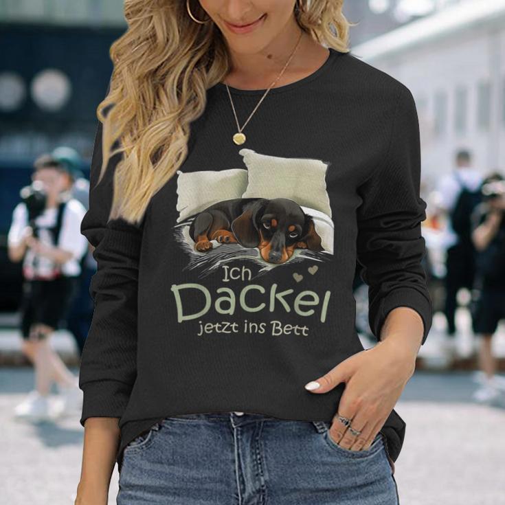 Dog Dachshund Official Sleep I Dachshund Now Ins Bed Langarmshirts Geschenke für Sie