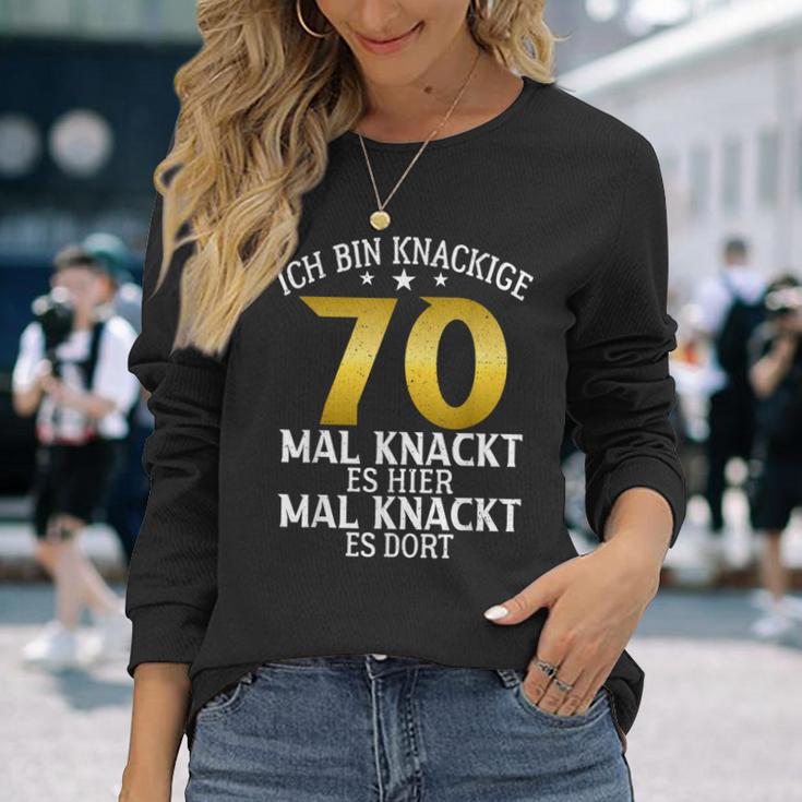 Krisige 70 Mal Knackt Es Hier Mal Da 70 Birthday S Langarmshirts Geschenke für Sie