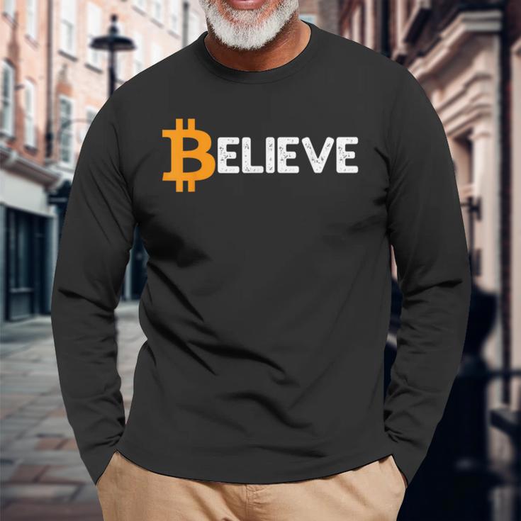 Bitcoin Logo Believeintage Btc Cryptocurrency Trader Langarmshirts Geschenke für alte Männer