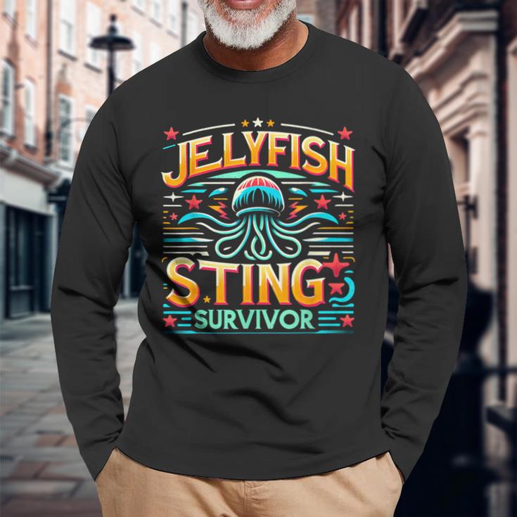 Jellyfish Sting Survivor Langarmshirts Geschenke für alte Männer