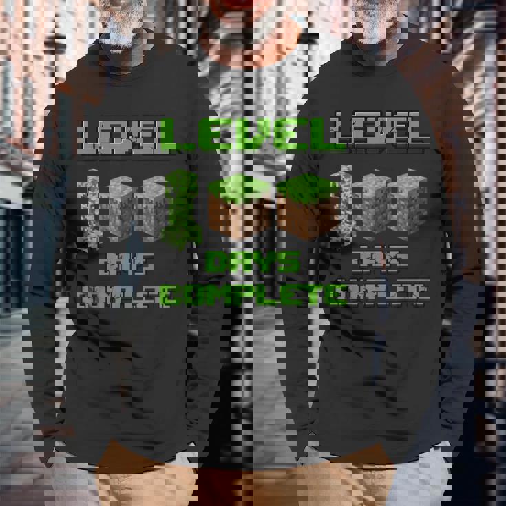 Level 100 Days Complete Gaming Pixel 100Th Days Of School Long Sleeve T-Shirt Gifts for Old Men