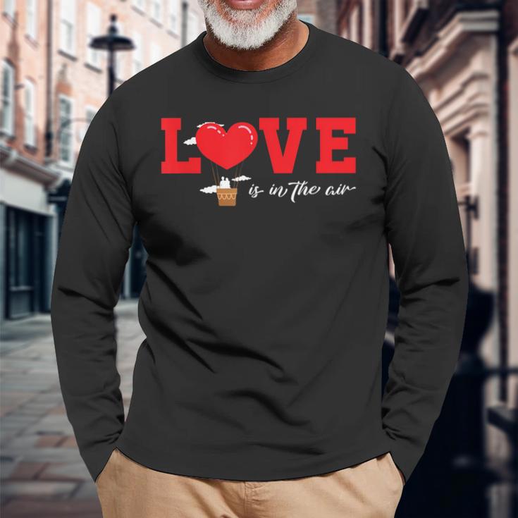 Love Is In The Air Flying Hot Air Balloon Langarmshirts Geschenke für alte Männer