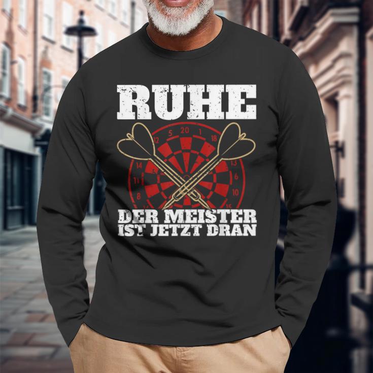 With Ruhe Der Meister Ist Dran Dart Player Langarmshirts Geschenke für alte Männer