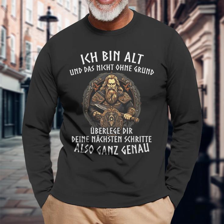 Viking Wolf Nordic Mythology Runes Norman Langarmshirts Geschenke für alte Männer