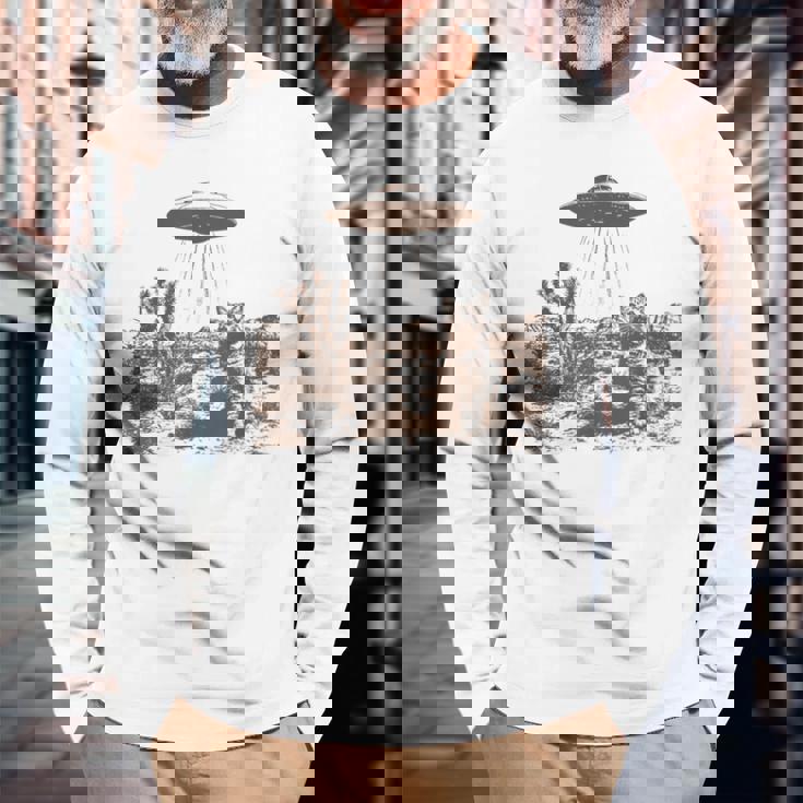 Retro 90S Western Vintage Ufo Cowboy Cat Wild West Kitten Long Sleeve T-Shirt Gifts for Old Men