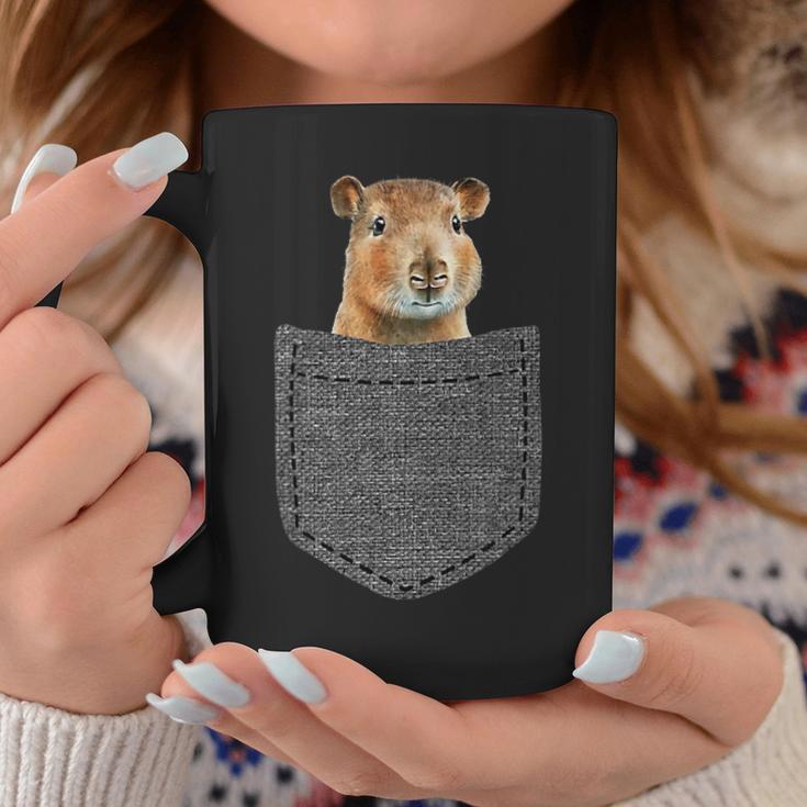 Capybara In Chest Pocket Capybara Tassen Lustige Geschenke