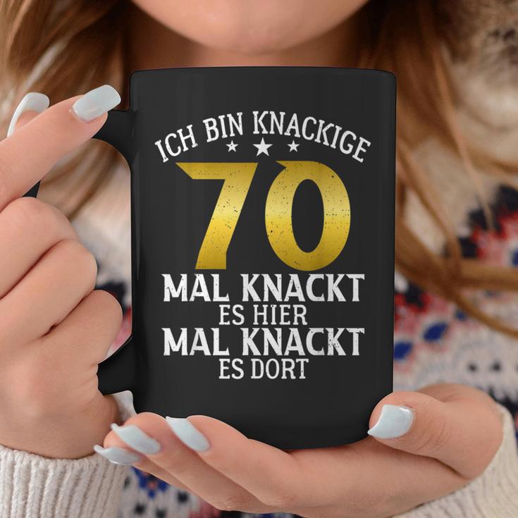 Krisige 70 Mal Knackt Es Hier Mal Da 70 Birthday S Tassen Lustige Geschenke