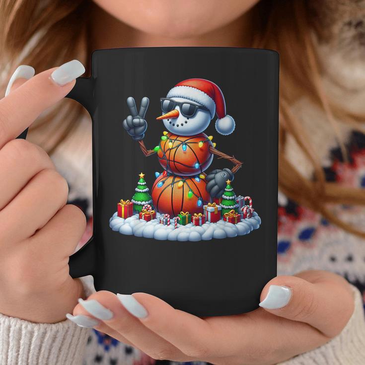 Peace Sign Hand Snowman Basketball Christmas Child Tassen Lustige Geschenke