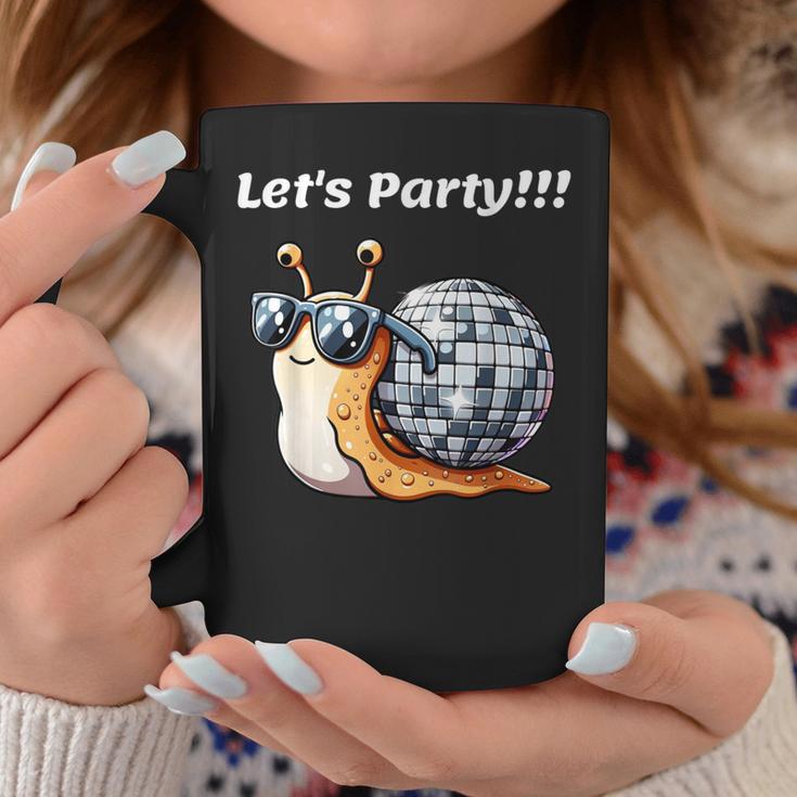 Snail's Disco Lover Groovy Party Snail With Disco Ball Tassen Lustige Geschenke