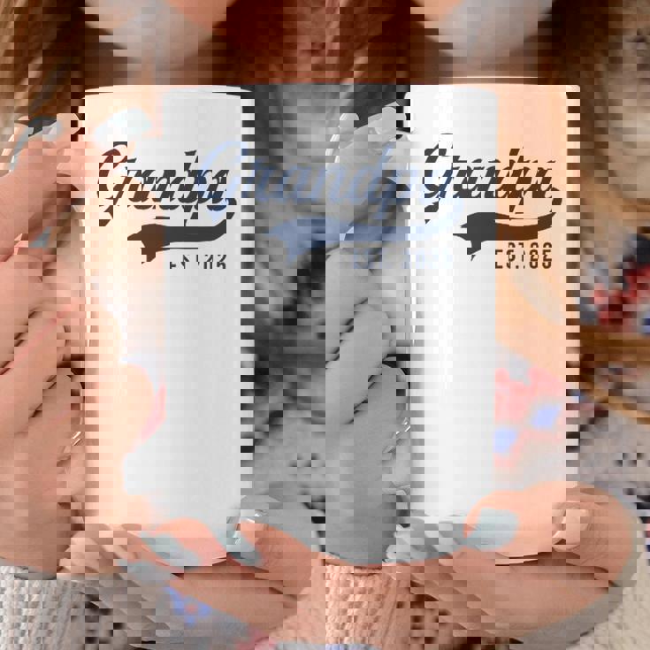 Grandpa Est 2025 Promocionado A Abuelo 2025 Nuevo Abuelo Taza de café Regalos divertidos