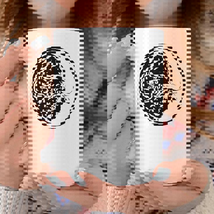 Silueta De Toro Negro En Estilo De Tatuaje Tribal Taza de café Regalos divertidos