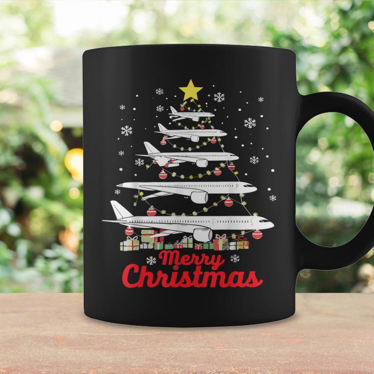 Aeroplane Christmas Tree Merry Christmas Most Likely Pilot Tassen Geschenkideen