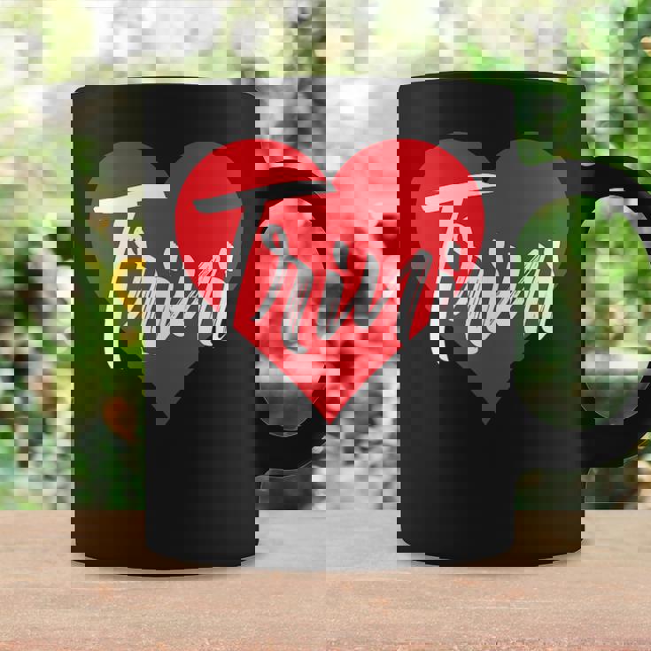 Amo A Trini Primer Nombre Yo Corazón Taza de café Ideas de regalos