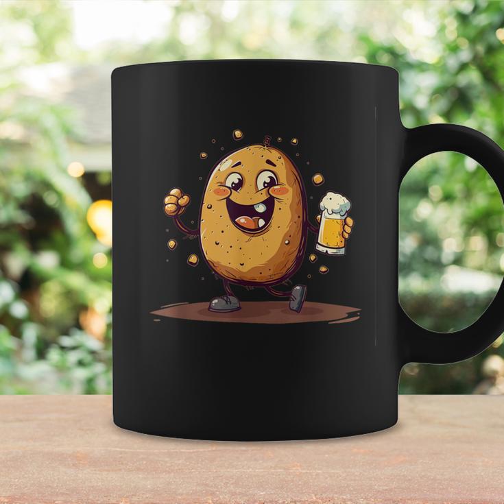 Cool Potato With Beer In Hand Costume Tassen Geschenkideen