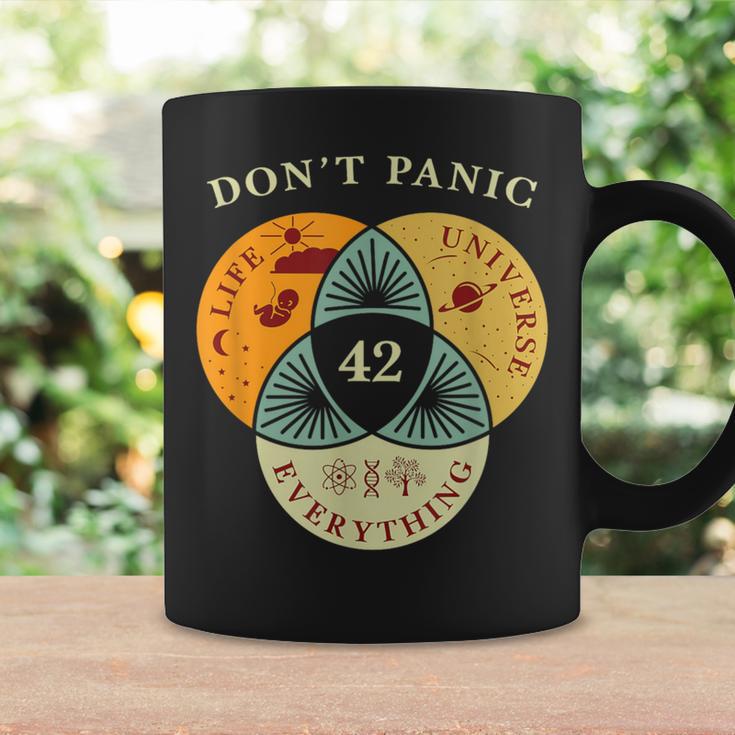 Don't Panic Life Universe Everything 42 Science Fiction Space Lovers Tassen Geschenkideen