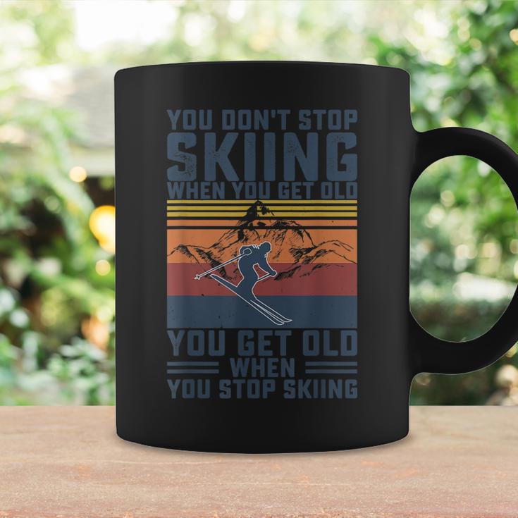 You Don't Stop Skiing When You Get Old Skier Skier Lover Tassen Geschenkideen