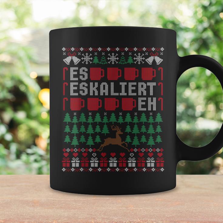 Es Eskaliert Eh Ugly Christmas Sweater Reindeer Christmas Tassen Geschenkideen