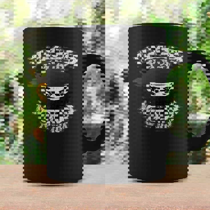 Teacher By Day Ninja Night Multitasking School I Enseño Taza de café Ideas de regalos
