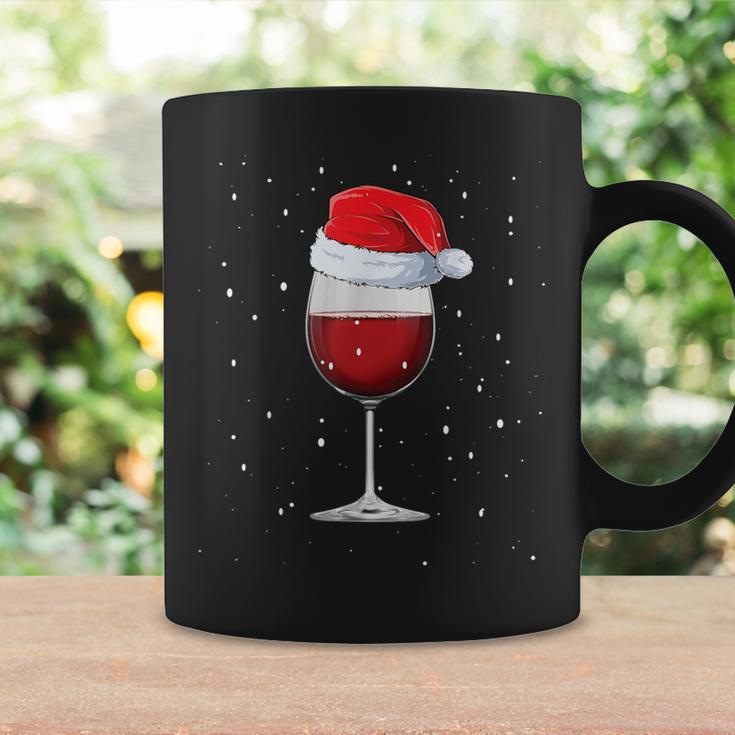 Glass Red Wine With Christmas Hat Wine Christmas Tassen Geschenkideen