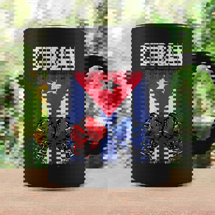 Hombre De Boxeo De Cuba Con Guantes Y Bandera Cubana Taza de café Ideas de regalos