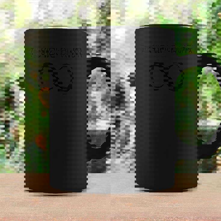 Le Symbole Du Travail Pour Toujours Pour L'infini Tasse Idées cadeaux