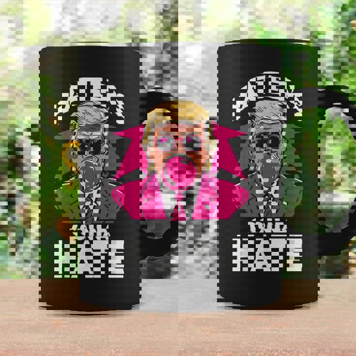 Los Divertidos Enemigos De La Goma De Mascar De Trumpan A Odiar A Donald Trump 2024 Taza de café Ideas de regalos