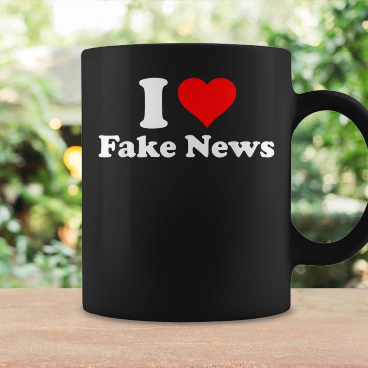 I Love Fake News Tassen Geschenkideen