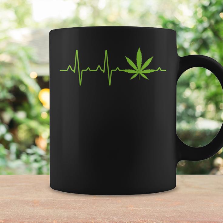 Weed For And Marijuana Leaf Heartbeat Tassen Geschenkideen