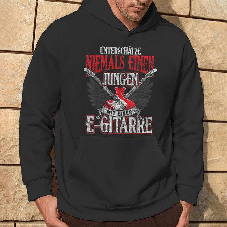 Underestimate A Boy With An Electric Guitar Kapuzenpullover Lebensstil