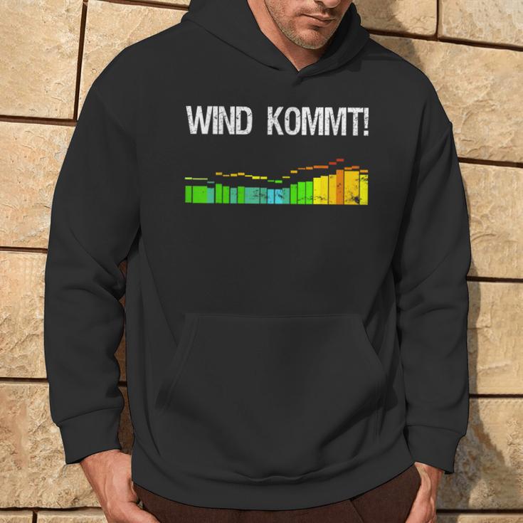 Wind Comes Kiter Surfer Saying Kitesurfer Windsurf Kapuzenpullover Lebensstil