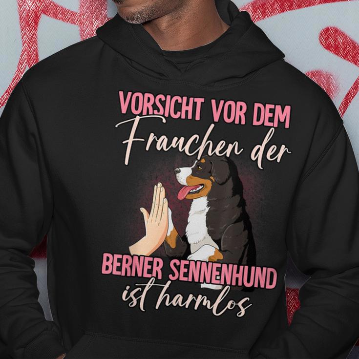 Bernese Mountain Dog Orsichtor Dem Frauchen Kapuzenpullover Lustige Geschenke