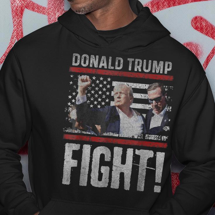 Donald Trump Fist Pump We Fight American Flag Trump 2024 Kapuzenpullover Lustige Geschenke