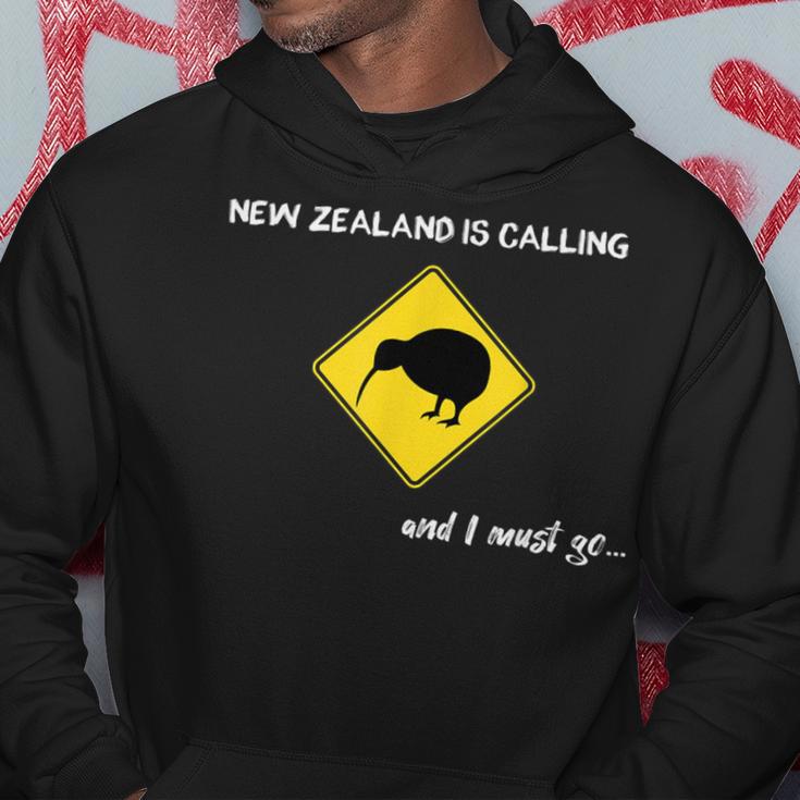 New Zealand Is Calling New Zealand Kiwi Backpacker Kapuzenpullover Lustige Geschenke