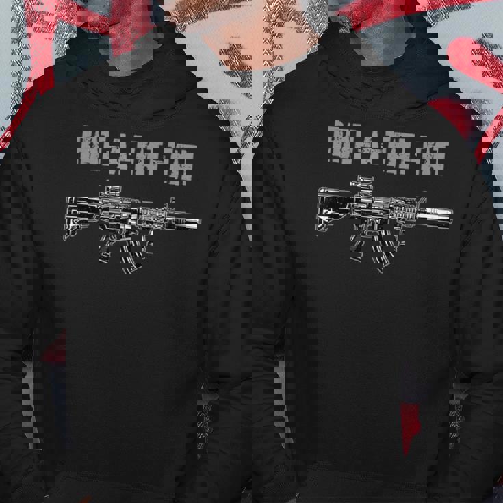 Rat-A-Tat Tat M-4 Ar-15 Rifle Gun Amantes De Pistola Sudadera Regalos divertidos