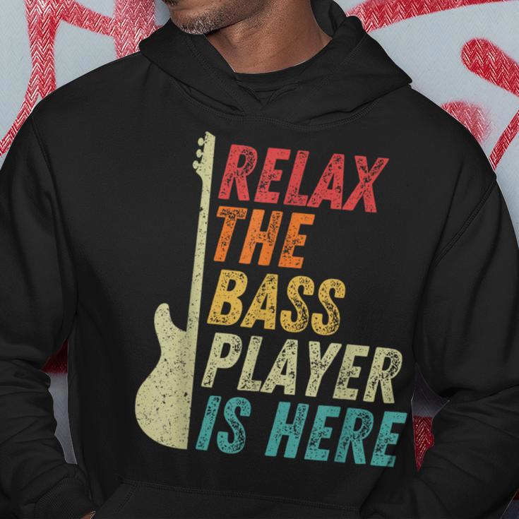 Relax The Bass Player Is Here Bass Guitar Bassist Kapuzenpullover Lustige Geschenke