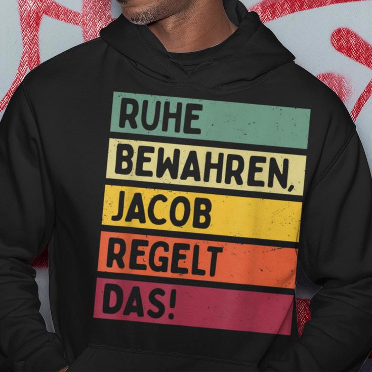 Ruhe Bewahren Jacob Regelt Das Spruch In Retro Colours Kapuzenpullover Lustige Geschenke