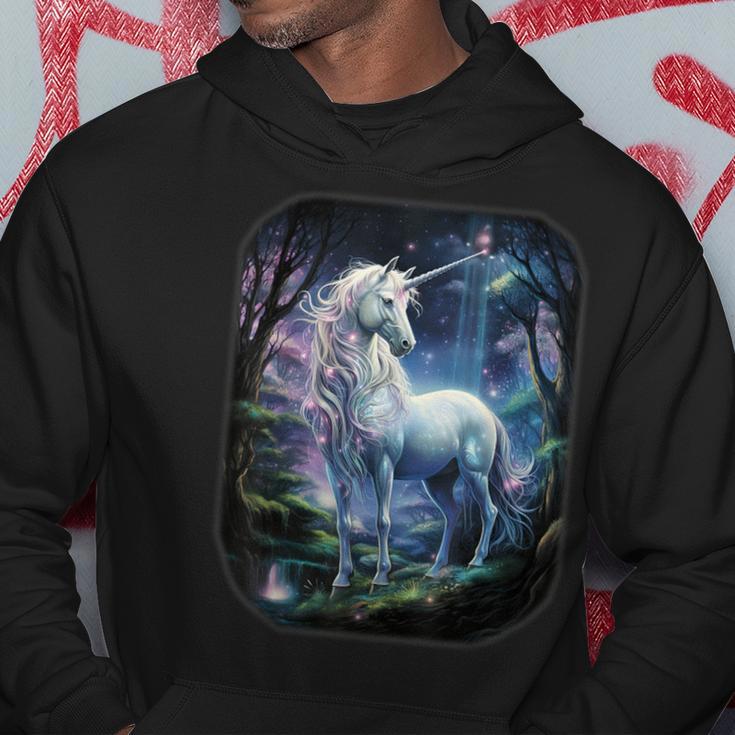 Unicorn Standing In The Forest Fantasy Nature Universe Kapuzenpullover Lustige Geschenke