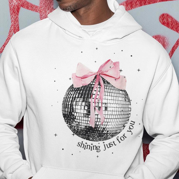 Shining Just For You Ribbon Disco Ball Kapuzenpullover Lustige Geschenke