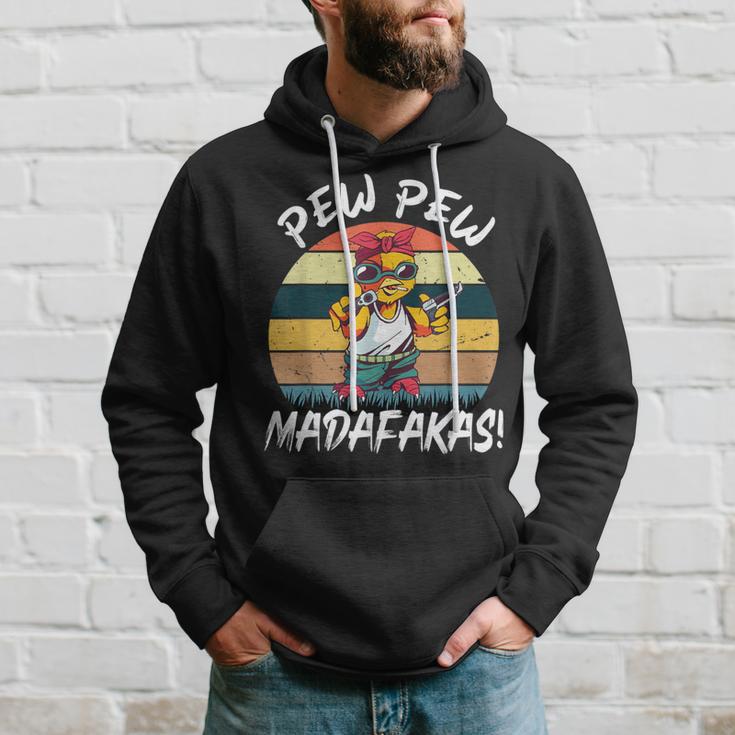 Chick Pew Pew Madafakas intage Crazy Chick S Kapuzenpullover Geschenke für Ihn