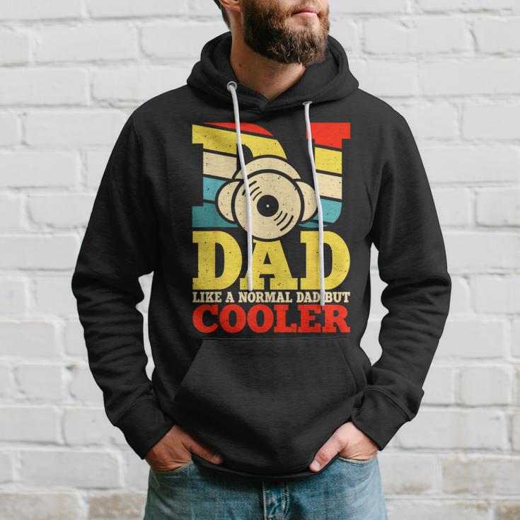 Dj Dad Like A Normal Dad But Cooler Kapuzenpullover Geschenke für Ihn