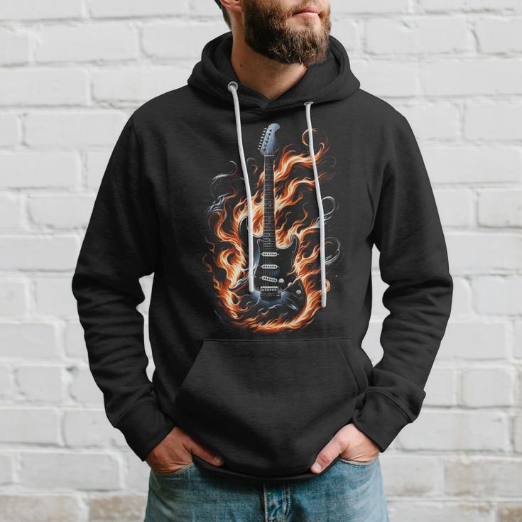 Electric Guitar With Flames Kapuzenpullover Geschenke für Ihn