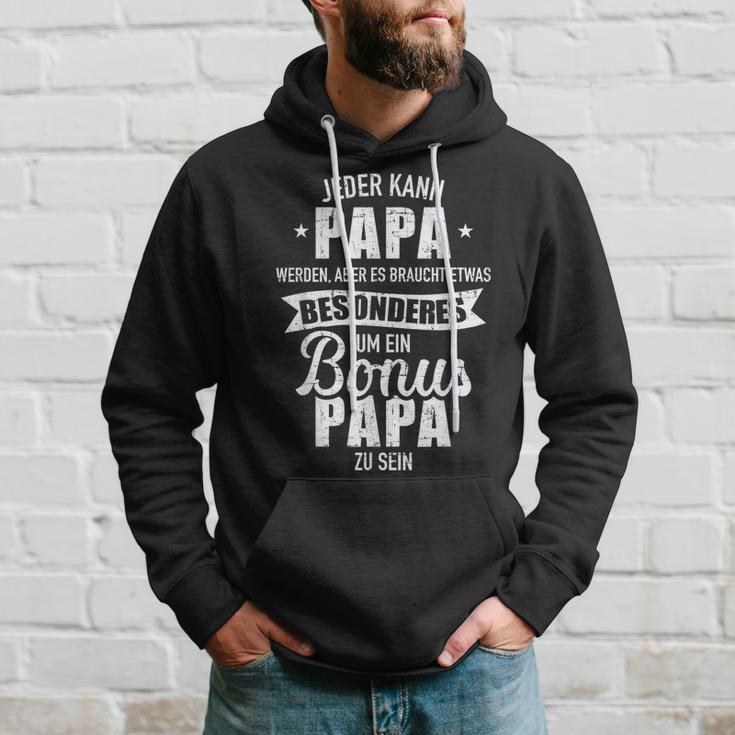 Es Braucht Etwas Special Um Bonus Papa Zu Sein Kapuzenpullover Geschenke für Ihn