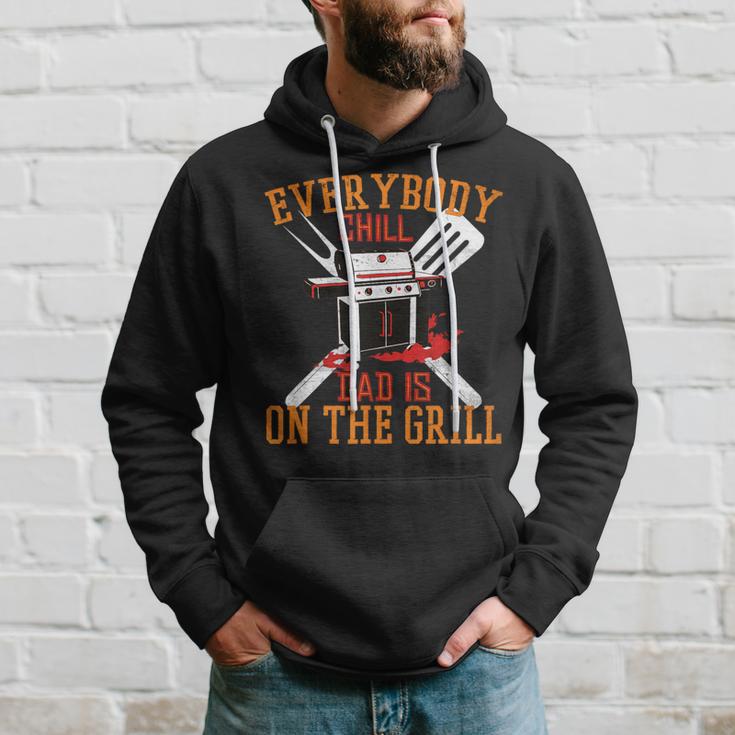 Saying Dad Is On The Grill For Dad On Father's Day Kapuzenpullover Geschenke für Ihn