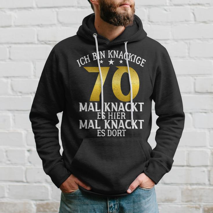 Krisige 70 Mal Knackt Es Hier Mal Da 70 Birthday S Kapuzenpullover Geschenke für Ihn