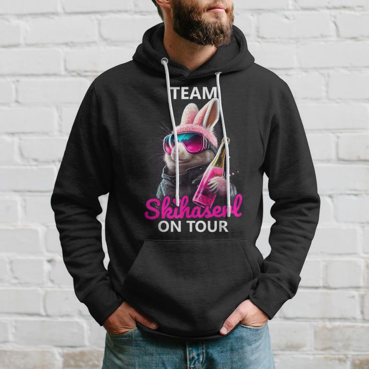 Skiing Team Skihaserl On Tour Apres-Ski Kapuzenpullover Geschenke für Ihn