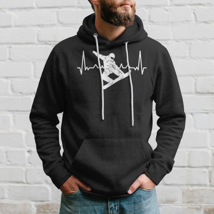 Snowboarding With Heartbeat Pulse Ecg And Snowboarder Kapuzenpullover Geschenke für Ihn